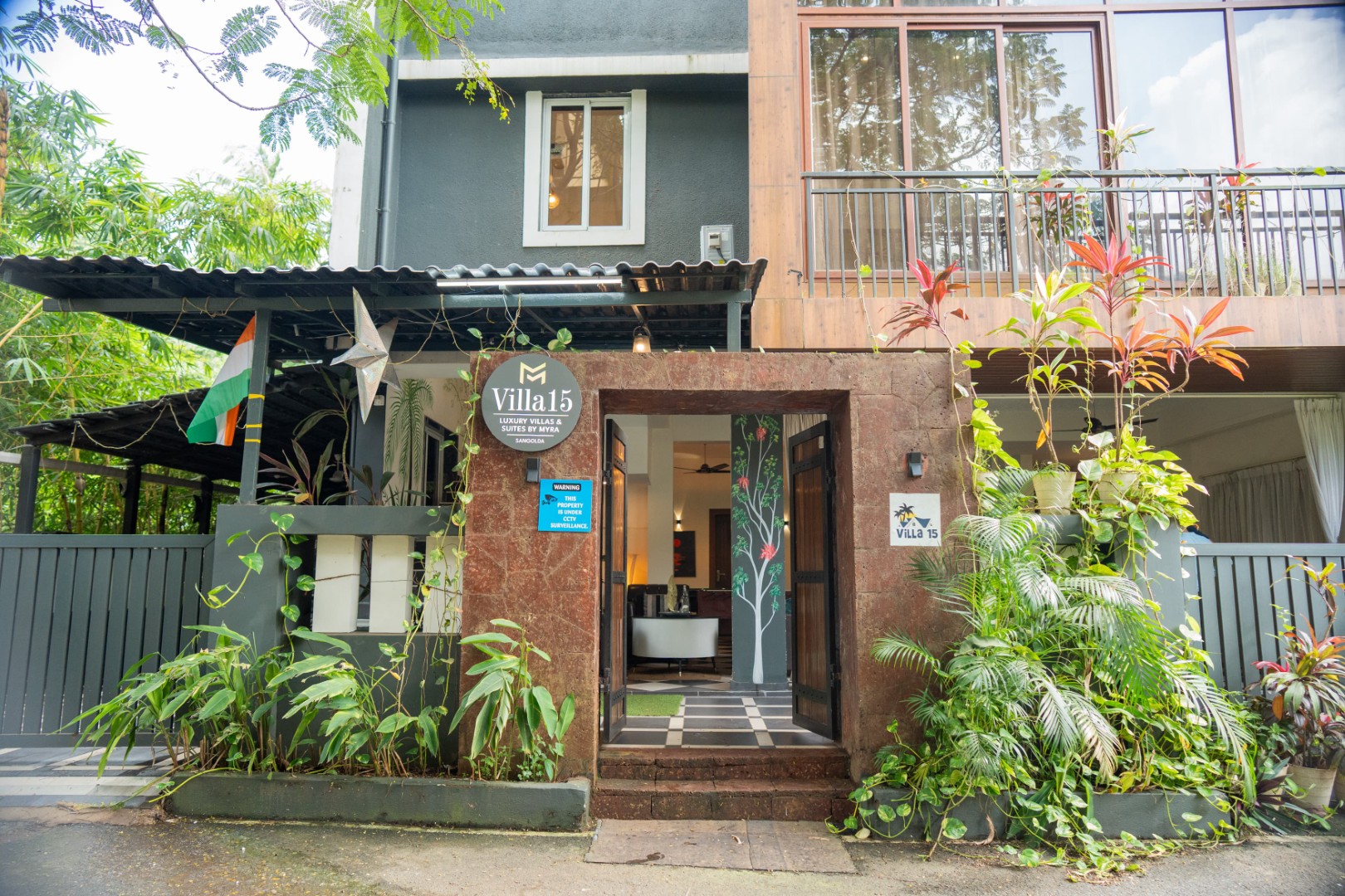 Living Room image 18