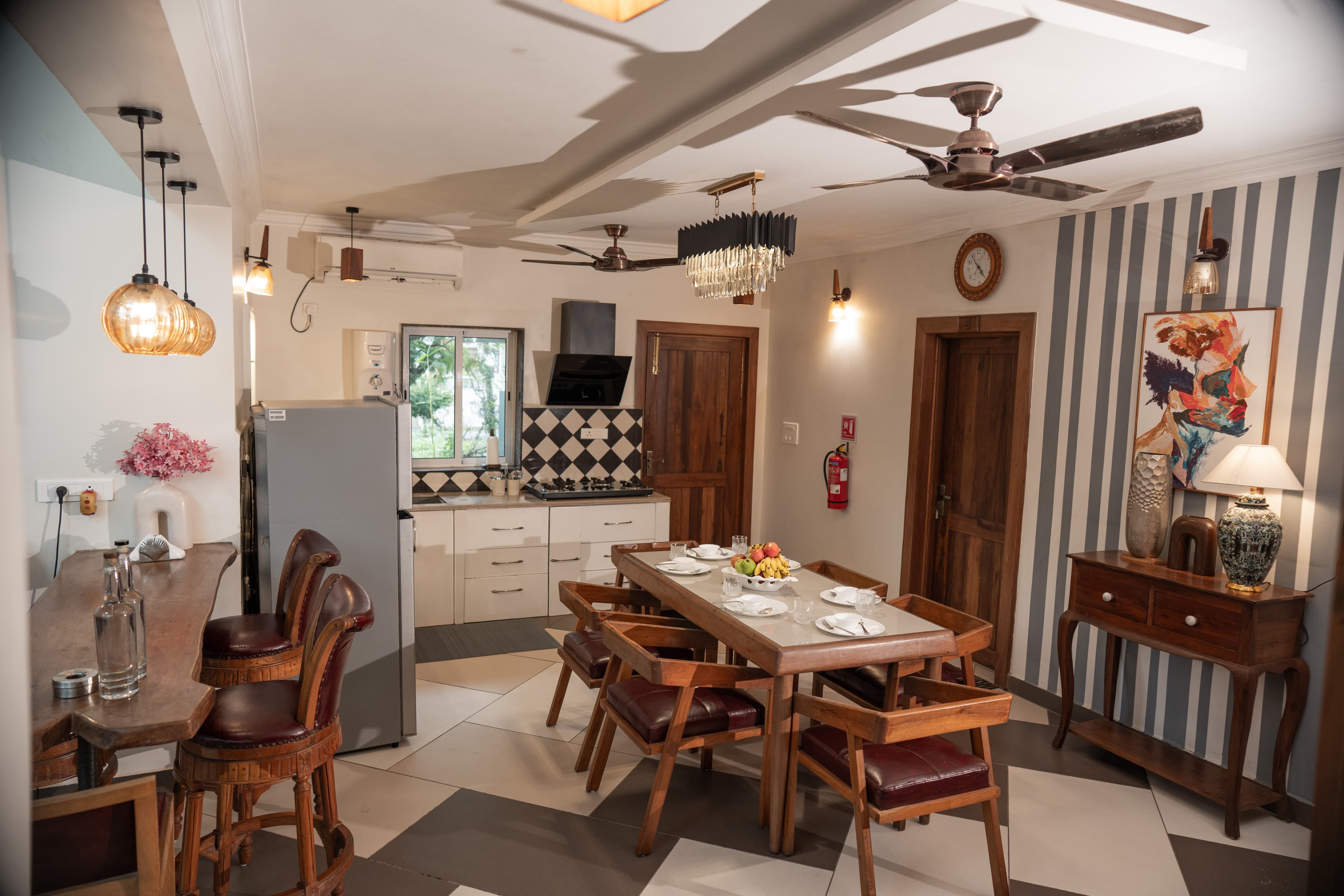 Living Room image 25