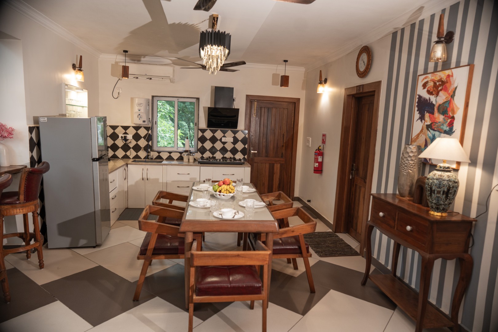 Living Room image 30