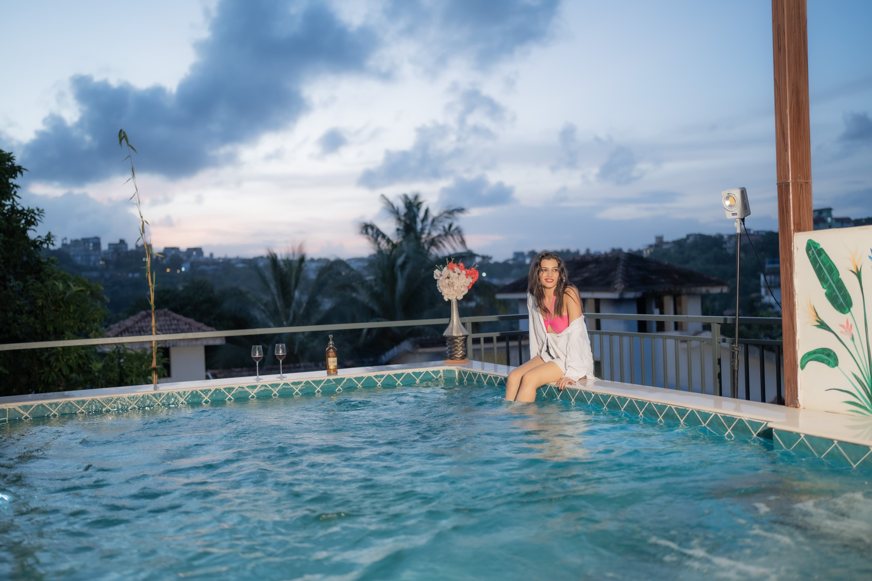 Villa15 poolside image 1