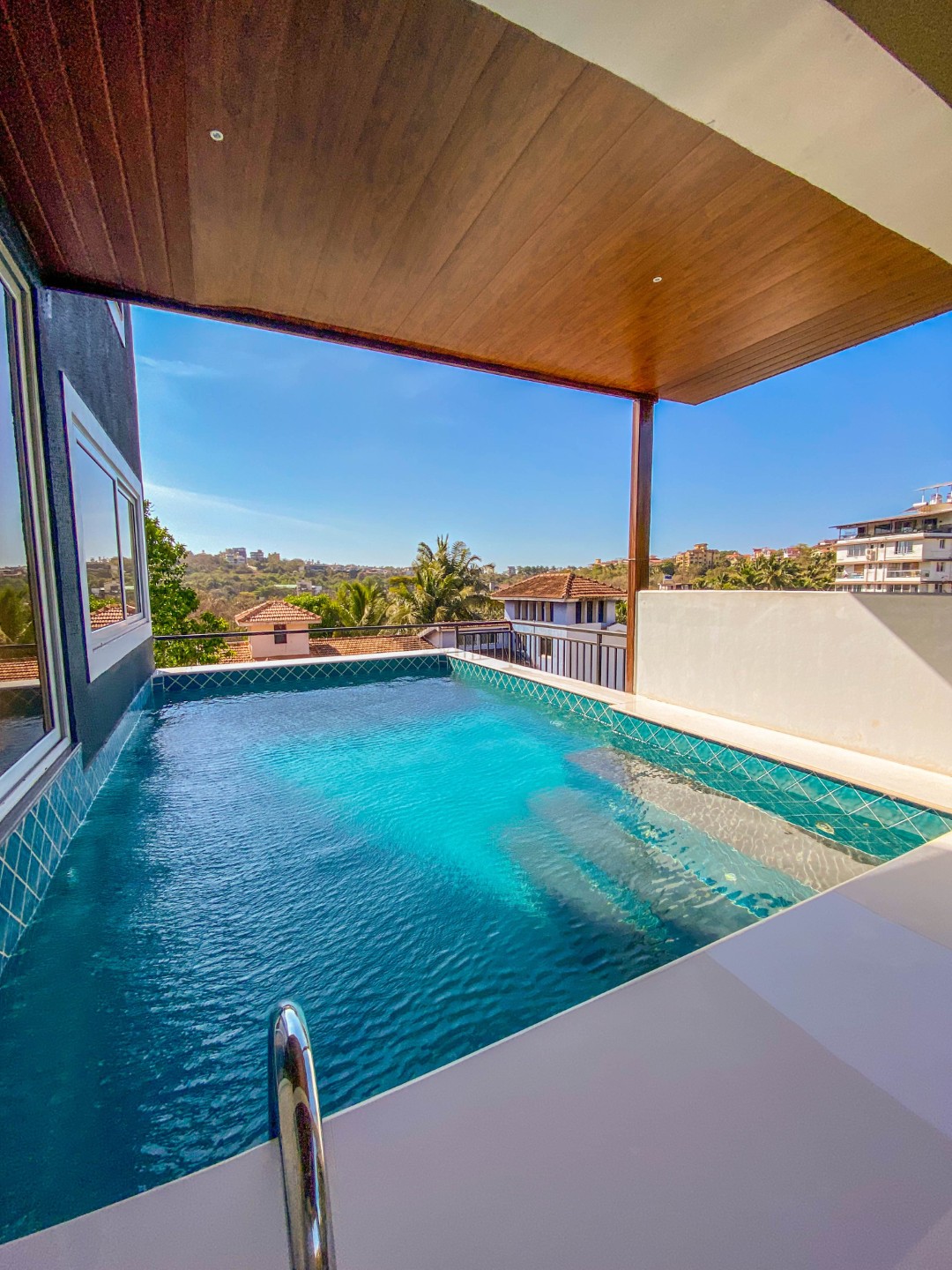 Swimming Pool image 2